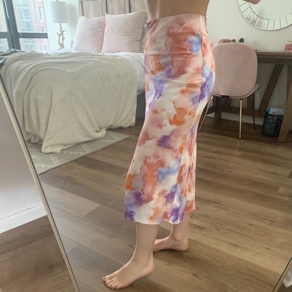 Midi skirt tie die - Picture 1 of 3